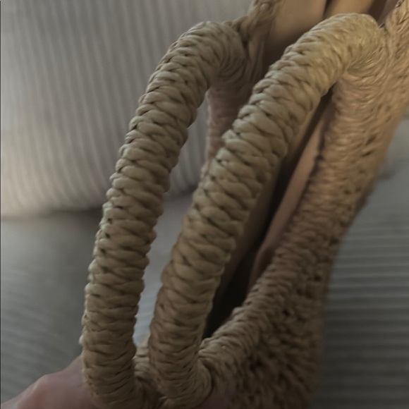 Elegant Tan Woven Tote Bag - Picture 2 of 5